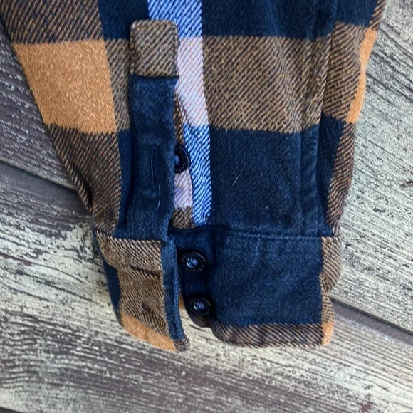 Patagonia Organic Flannel - Picture 4 of 12